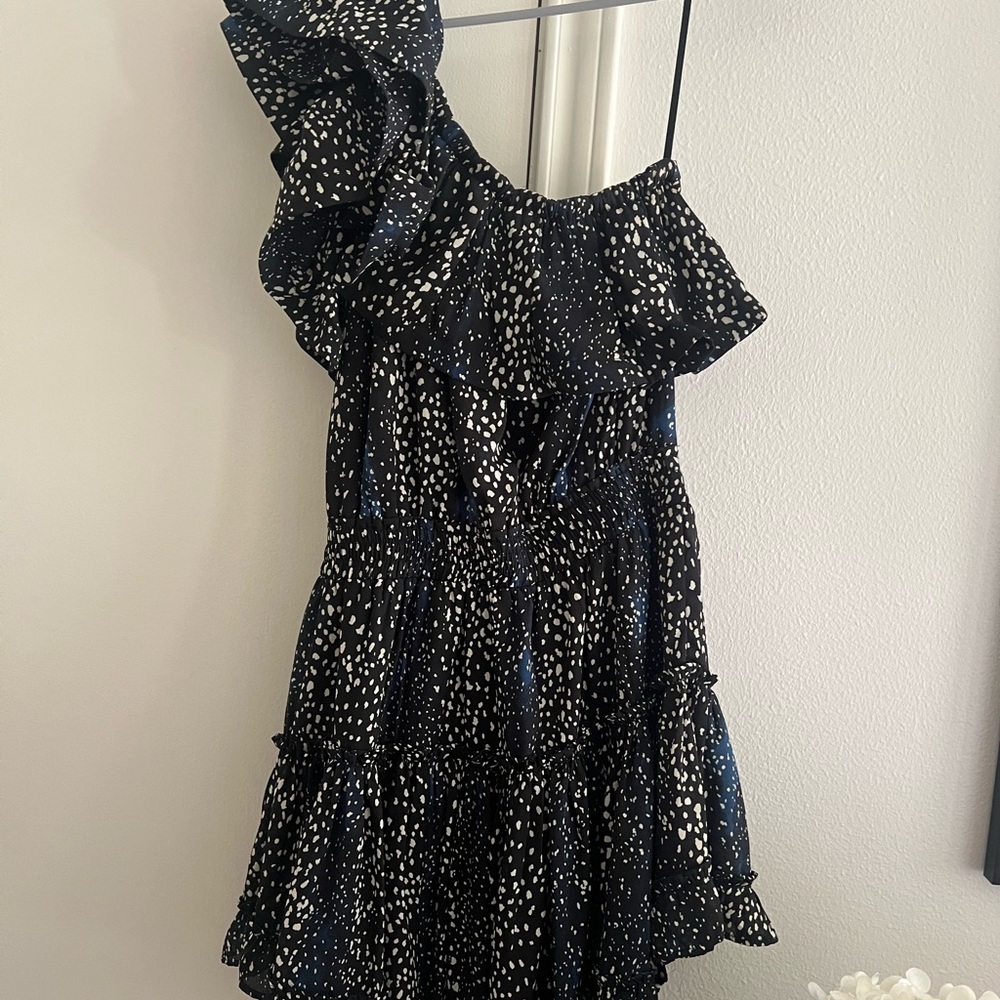 Black and White One-Shoulder Dress